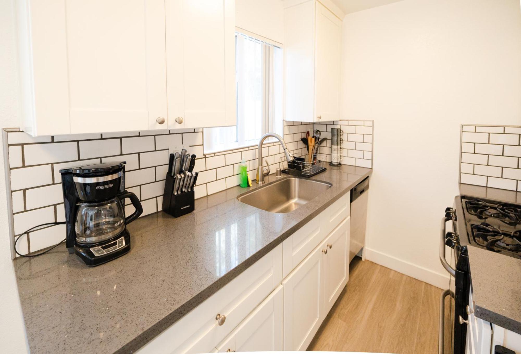 Cozy 2-bedroom With 1-bathroom Ideal For Small Group In Koretown Appartamento *